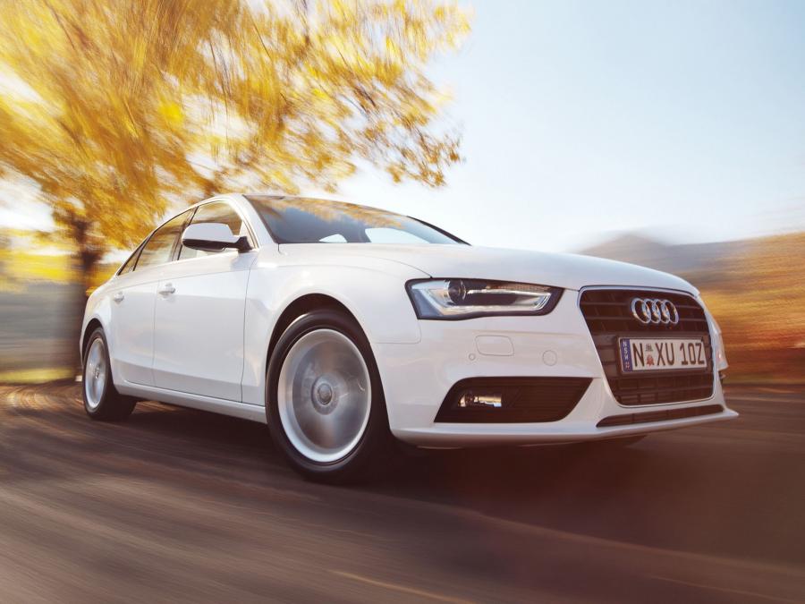  Audi A4 1.8T Sedan (B8, 8K) 2012 года  (AU) (фото 2 из 8)